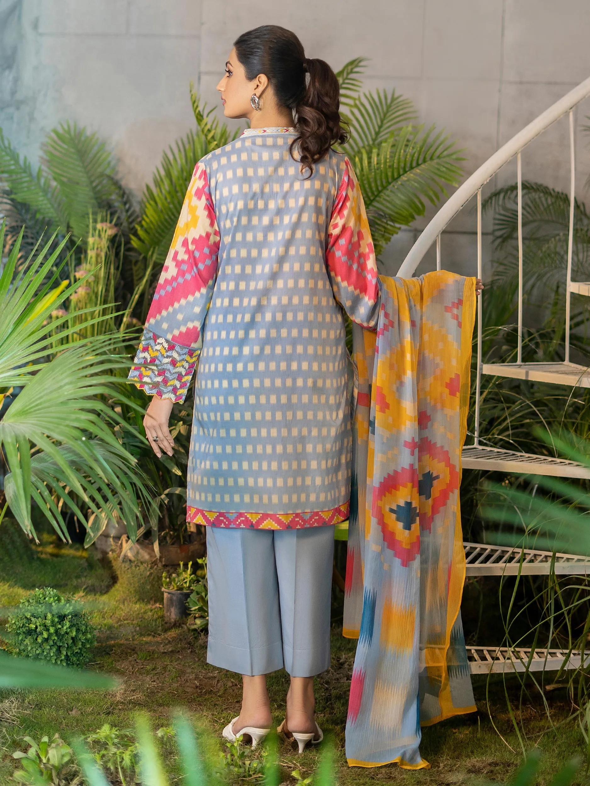 2 Piece Embroidered Lawn Suit