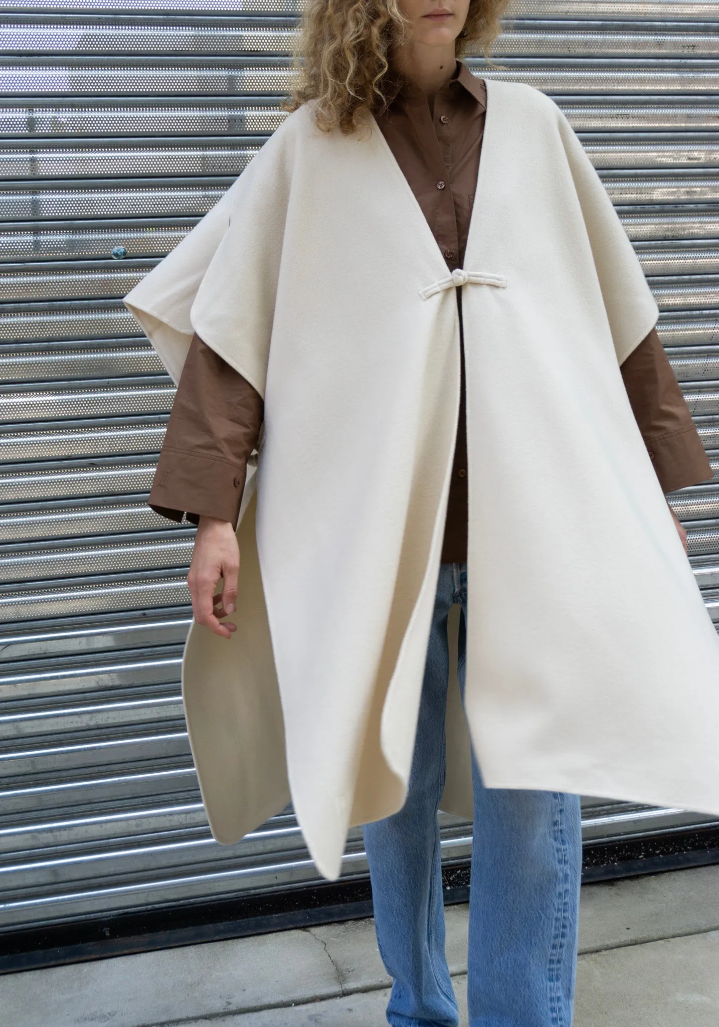 Robertas Poncho in Pearl