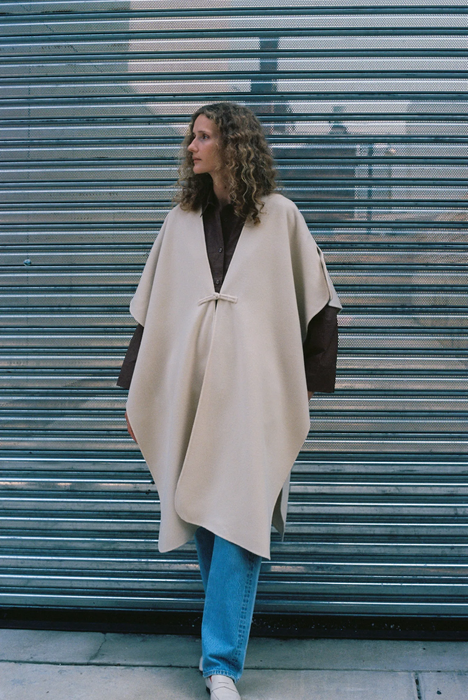 Robertas Poncho in Pearl