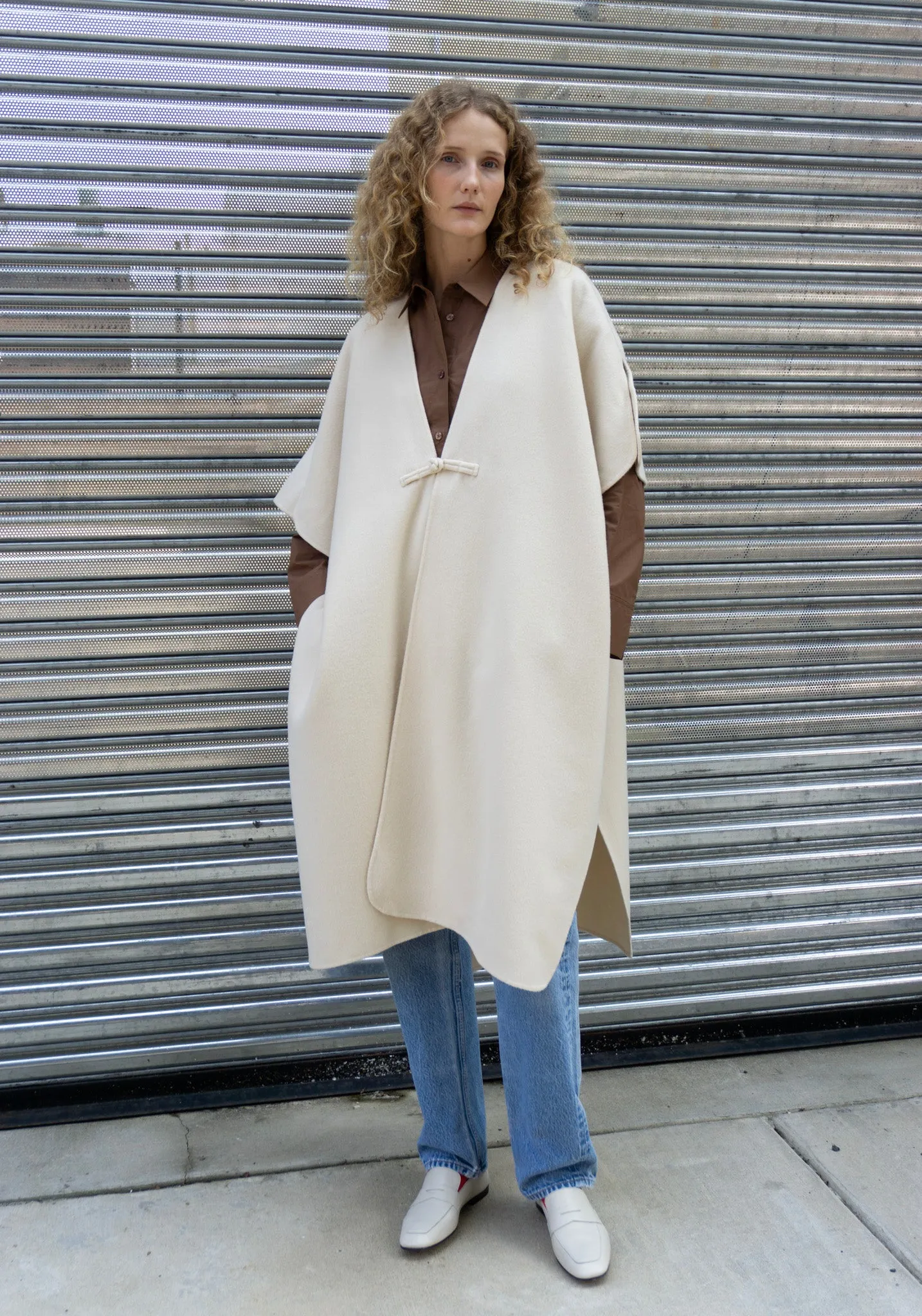 Robertas Poncho in Pearl