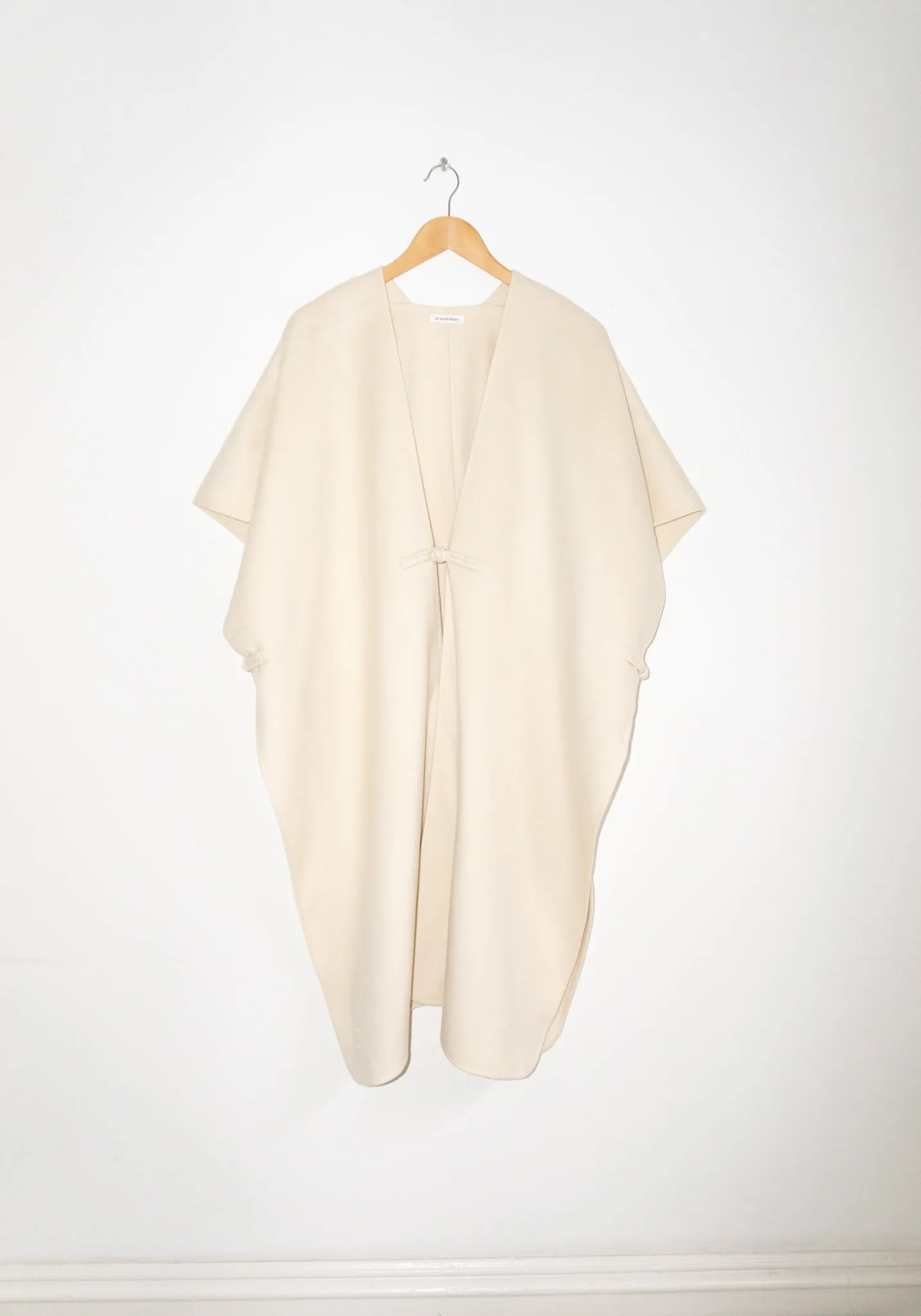 Robertas Poncho in Pearl