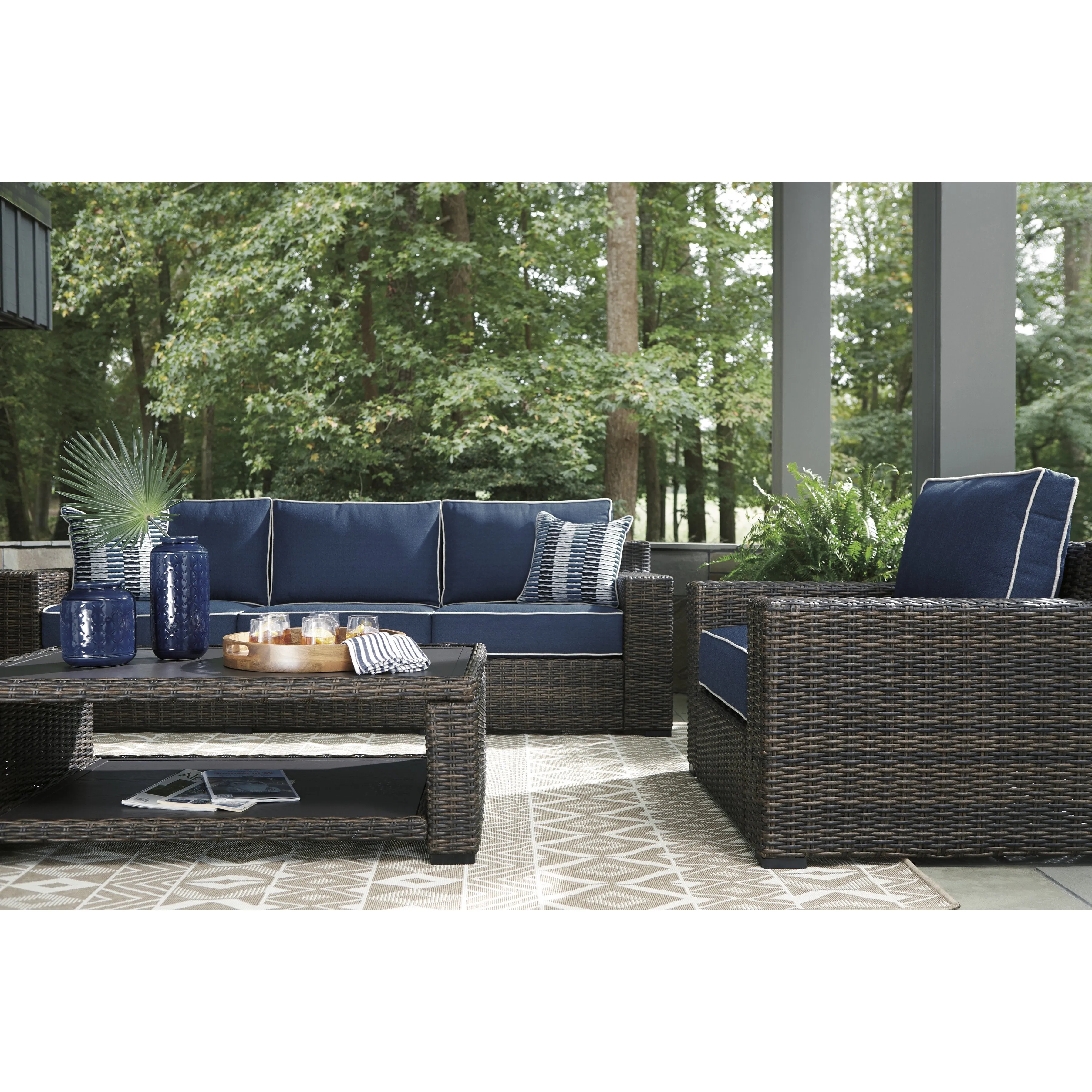 Sag Harbor Outdoor 98" Sofa