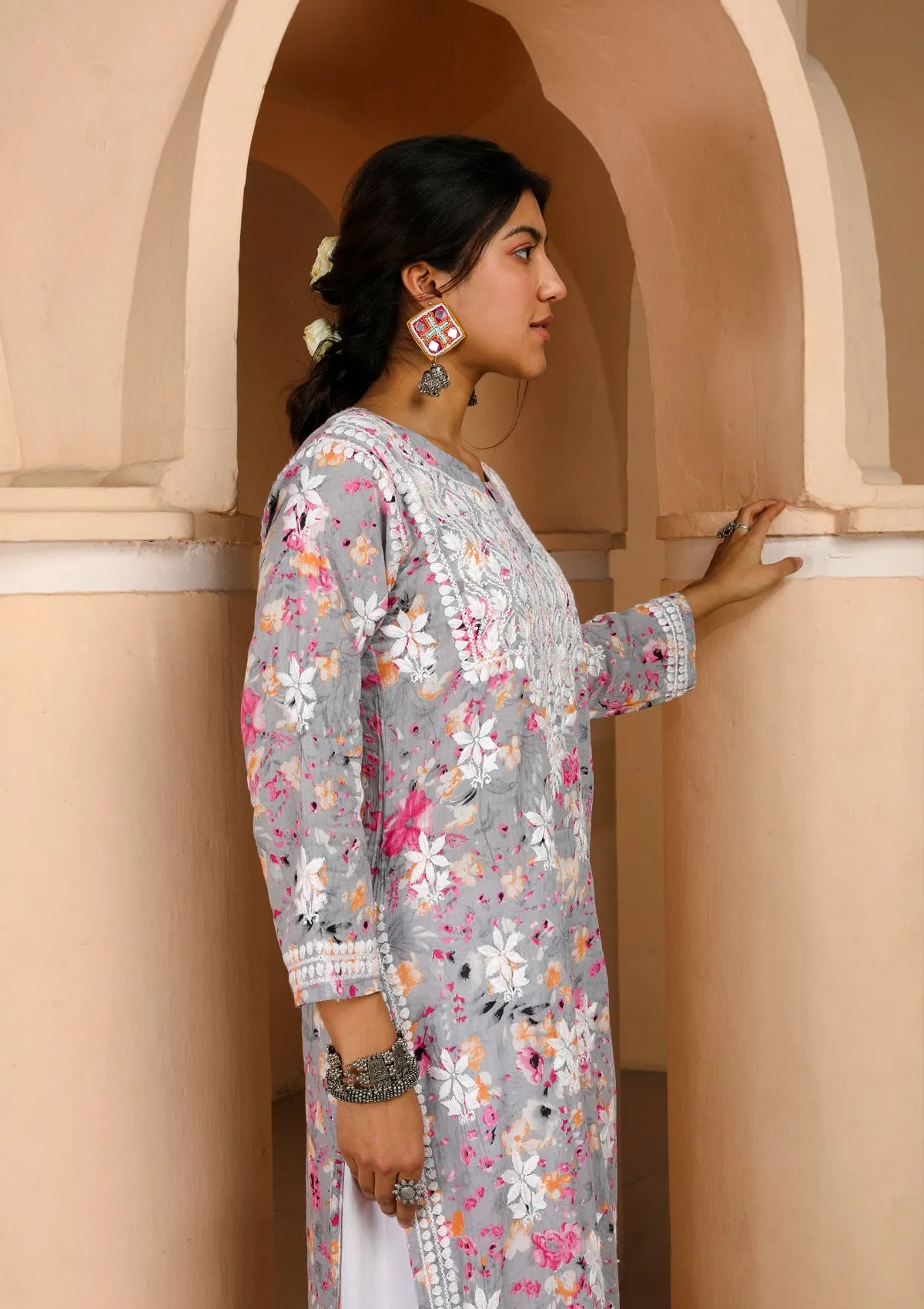 Zarah Chikankari Mulmul Straight Kurta